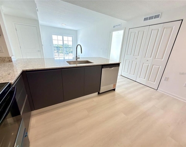 5563 Millenia Park Blvd - Photo Thumbnail 5