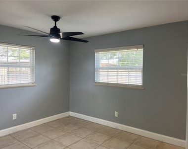 375 Carrousel Court - Photo Thumbnail 15