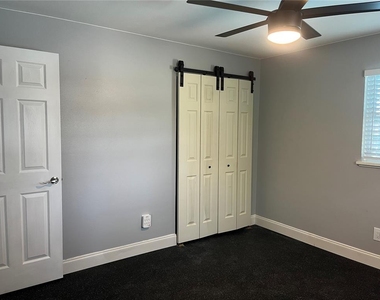 375 Carrousel Court - Photo Thumbnail 14