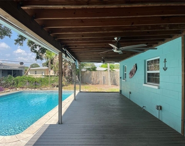 375 Carrousel Court - Photo Thumbnail 20
