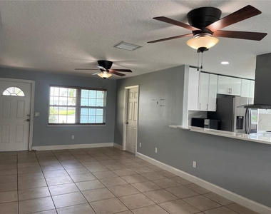 375 Carrousel Court - Photo Thumbnail 3