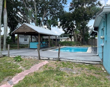 375 Carrousel Court - Photo Thumbnail 23
