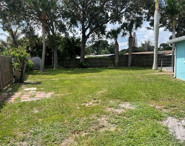 375 Carrousel Court - Photo Thumbnail 22