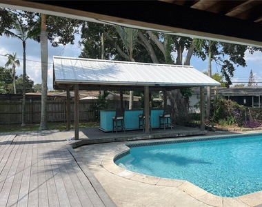 375 Carrousel Court - Photo Thumbnail 21
