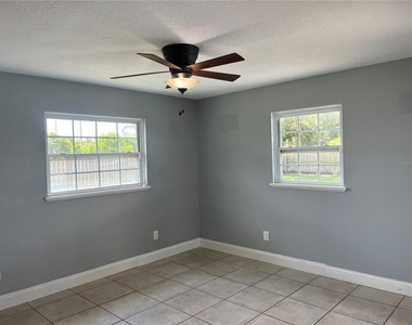 375 Carrousel Court - Photo Thumbnail 9