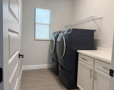 2915 Blazing Star Drive - Photo Thumbnail 7