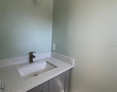 2906 Candela Court - Photo Thumbnail 11