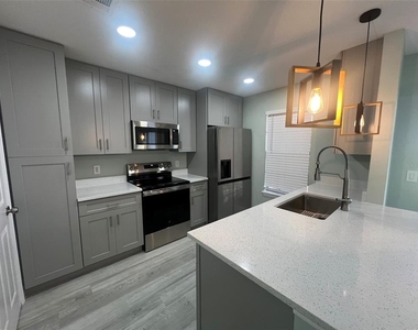 2906 Candela Court - Photo Thumbnail 6