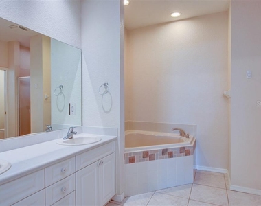 1812 Bayshore Way - Photo Thumbnail 13