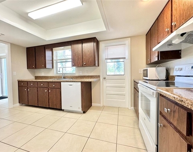 132 S Bulova Drive - Photo Thumbnail 6