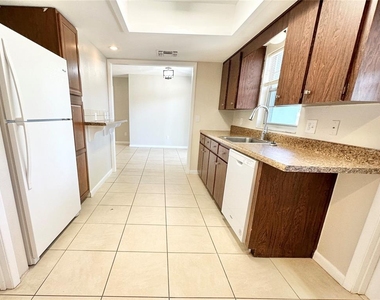 132 S Bulova Drive - Photo Thumbnail 7