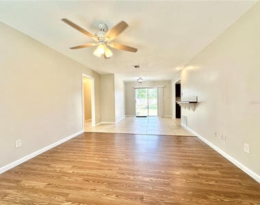 132 S Bulova Drive - Photo Thumbnail 3
