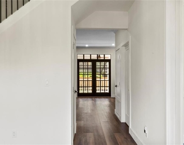 1368 Hibiscus Avenue - Photo Thumbnail 4