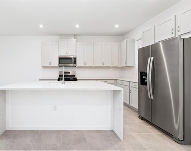 2414 Celebration Boulevard - Photo Thumbnail 9