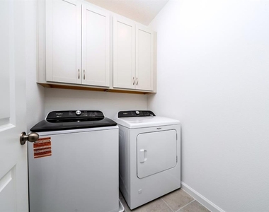 2414 Celebration Boulevard - Photo Thumbnail 23