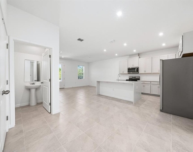 2414 Celebration Boulevard - Photo Thumbnail 11