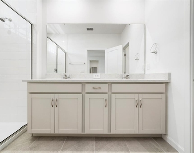 2414 Celebration Boulevard - Photo Thumbnail 15