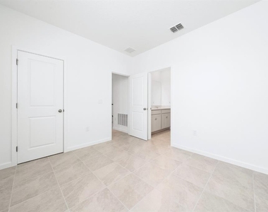 2414 Celebration Boulevard - Photo Thumbnail 22