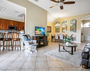 442 Home Grove Drive - Photo Thumbnail 2