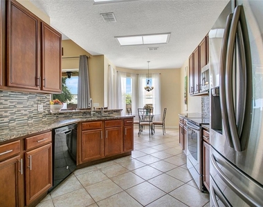 442 Home Grove Drive - Photo Thumbnail 7