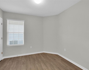 7425 Catania Loop - Photo Thumbnail 5
