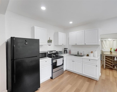 1313 4th Street Ne - Photo Thumbnail 7