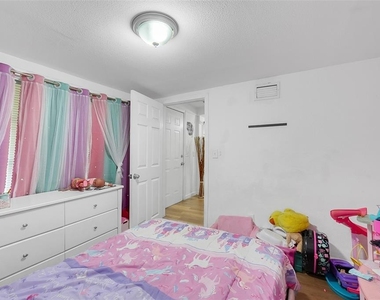 1313 4th Street Ne - Photo Thumbnail 12