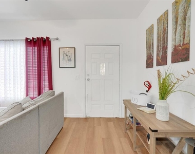 1313 4th Street Ne - Photo Thumbnail 2