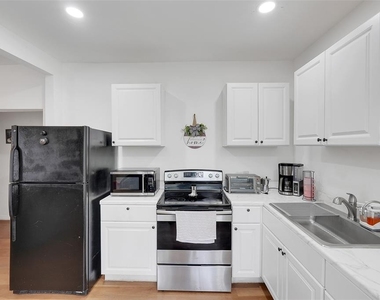 1313 4th Street Ne - Photo Thumbnail 8