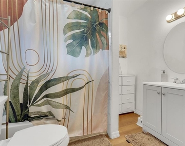 1313 4th Street Ne - Photo Thumbnail 11