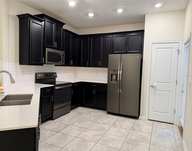 8513 Golf Way - Photo Thumbnail 3