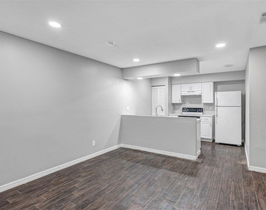 3990 Se 17th Ct - Photo Thumbnail 7