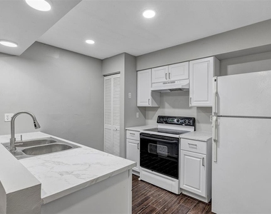 3990 Se 17th Ct - Photo Thumbnail 11