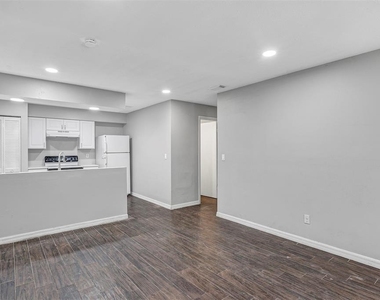 3990 Se 17th Ct - Photo Thumbnail 6