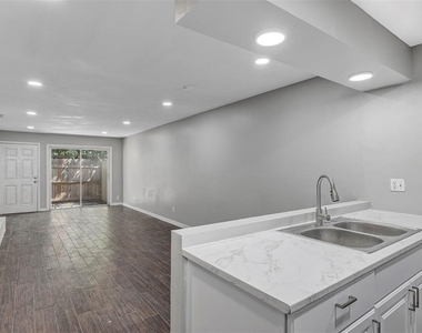 3990 Se 17th Ct - Photo Thumbnail 12