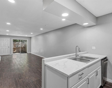 3990 Se 17th Ct - Photo Thumbnail 14