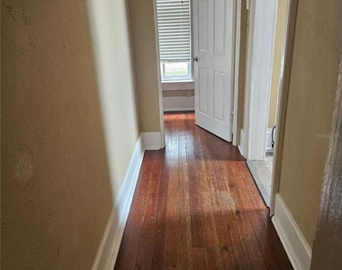725 N Westmoreland Drive - Photo Thumbnail 4