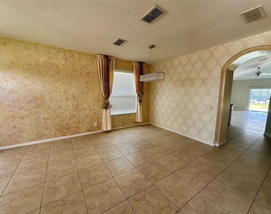 2367 Brewerton Lane - Photo Thumbnail 4