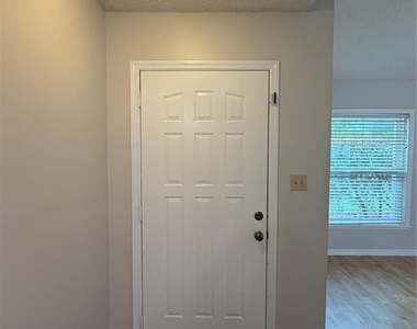 3727 Dunwich Avenue - Photo Thumbnail 2