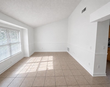 1409 Madrid Way - Photo Thumbnail 6