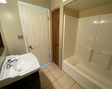 1409 Madrid Way - Photo Thumbnail 18