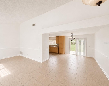 1409 Madrid Way - Photo Thumbnail 7