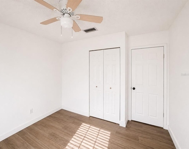 1409 Madrid Way - Photo Thumbnail 8
