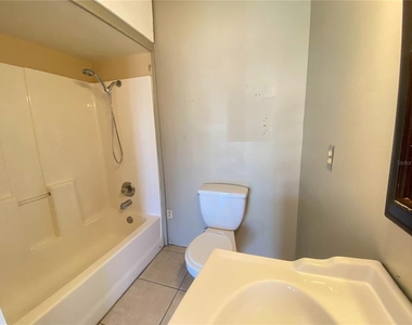 1409 Madrid Way - Photo Thumbnail 19