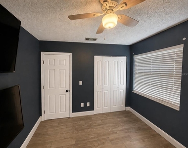 1409 Madrid Way - Photo Thumbnail 11