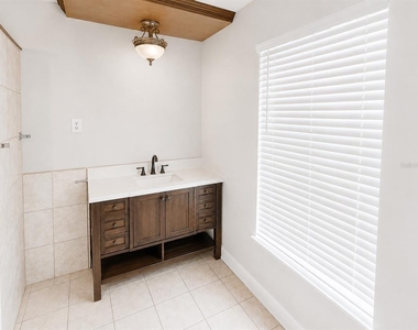 1409 Madrid Way - Photo Thumbnail 13