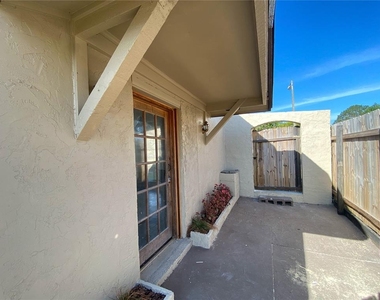 1409 Madrid Way - Photo Thumbnail 22
