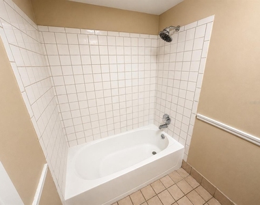 1409 Madrid Way - Photo Thumbnail 10