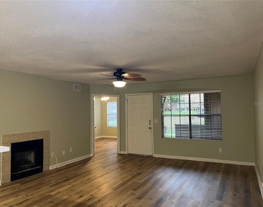 355 Lakepointe Drive - Photo Thumbnail 3