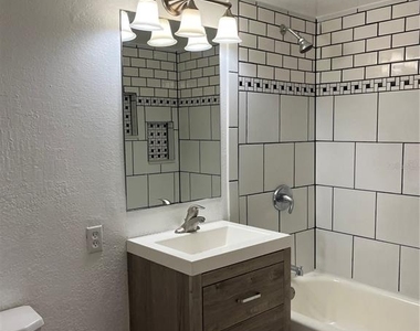 355 Lakepointe Drive - Photo Thumbnail 13
